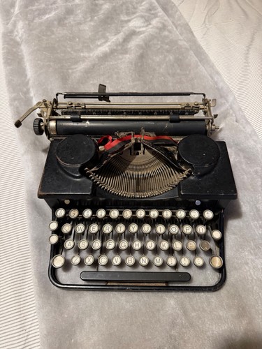 Royal model portable - royal,