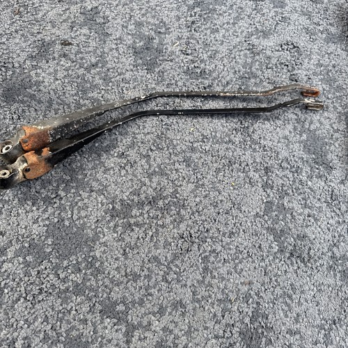 T25 front wiper arms - front, pair