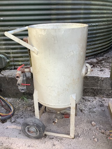 Sandblasting pot - sandblasting,