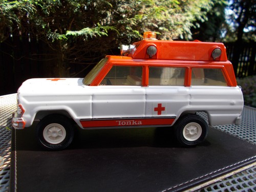 Tonka jeep wagoneer - tonka, ambulance