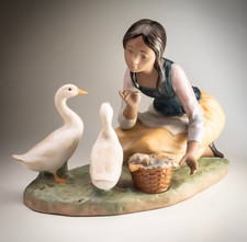 Lladro 12346 'Food for Ducks'