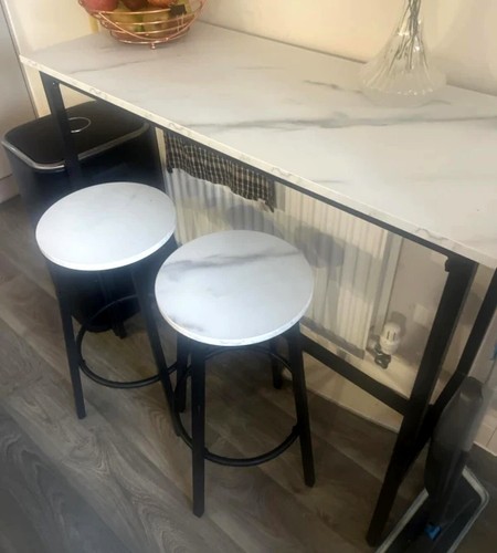 Breakfast bar table and - table, stools