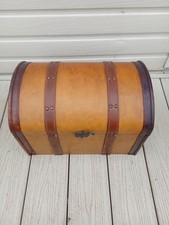 Vintage Wood And Leather Accent TRUNK With A Removable Tray Good Condition