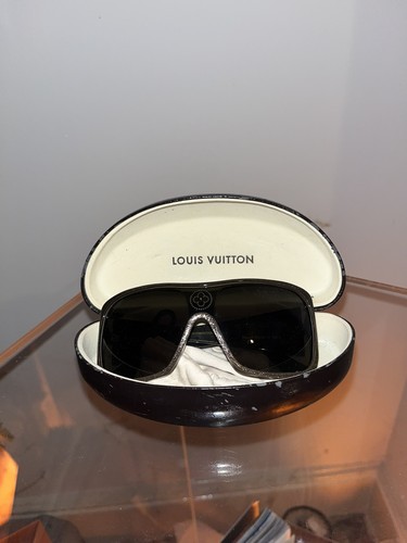 Louis vuitton silver - louis, glitter