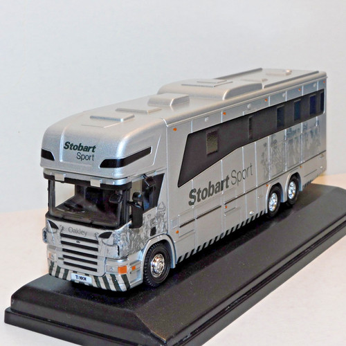 Oxford diecast scania horsebox - oxford,