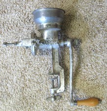 Vintage LANDERS CORONA Heavy Duty WHEAT CORN GRAIN MILL / GRINDER Hand Crank