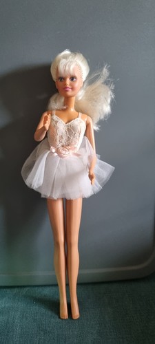 Hasbro sindy doll - hasbro, ballerina