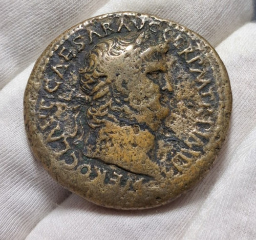Nero bronze sestertius - bronze,