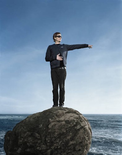Tom delonge blender june - delonge, 1