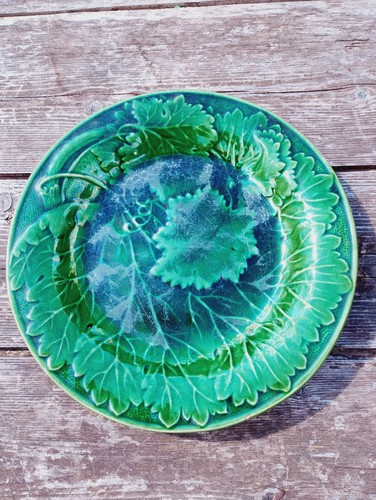 Majolica plate vine leaf - majolica,