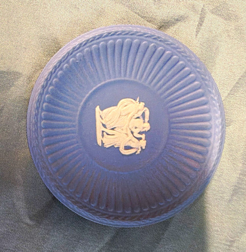 Wedgwood jasperware blue - jasperware, round
