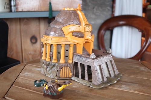 Gormiti refuge temple castle - refuge,