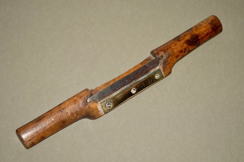 Wood bodied spokeshave with - bodied,