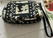 Black And White Betty Boop Purse With Zip Opening And Hand Strap