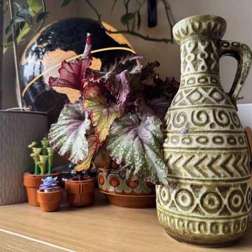Vintage bay ceramic - vintage,