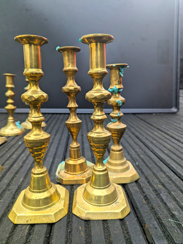 Set brass candlesticks - of,