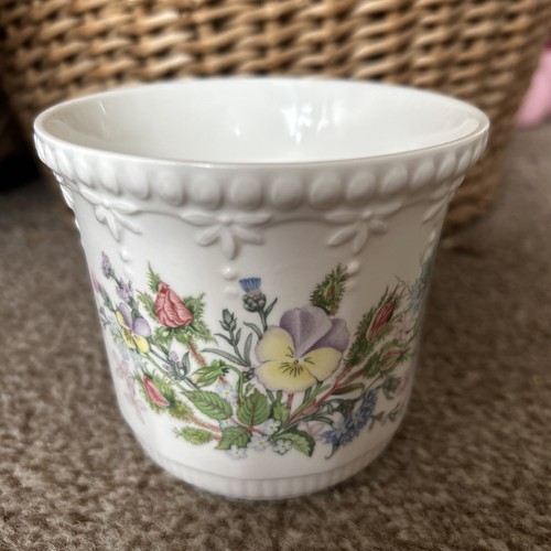 Aynsley bone china wild tudor - aynsley,
