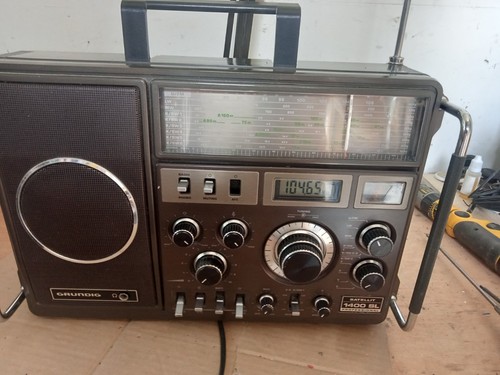 Grundig satellite 1400 radio - satellite,