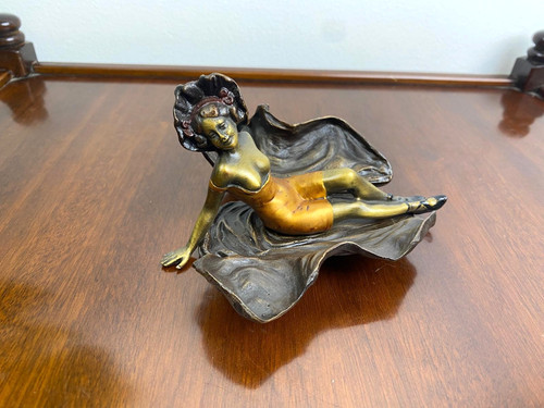 Bronze sculpture bathing - sculpture, of