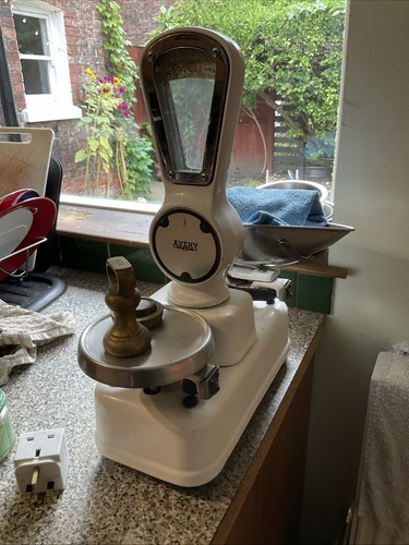 Avery grocers scales - avery, and