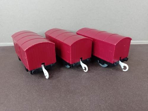 Three red vans wagons - red,