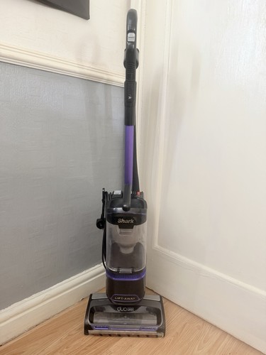 Shark nv702uk lift away - lift,