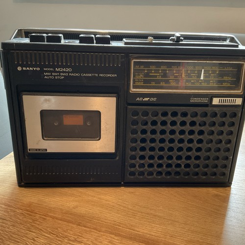 Sanyo model m2420 radio - model,