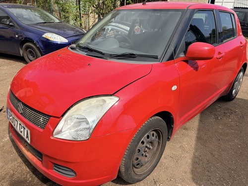 Suzuki swift door - suzuki, red