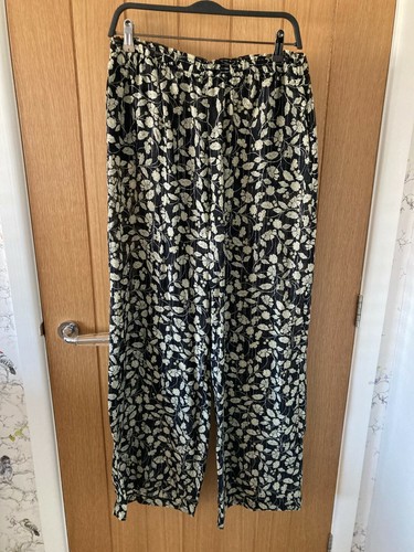 Bnwt zara black - bnwt, wide