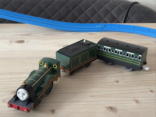 Thomas trackmaster emily - thomas,