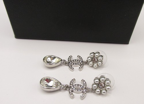 Chanel logo dangle - cc,