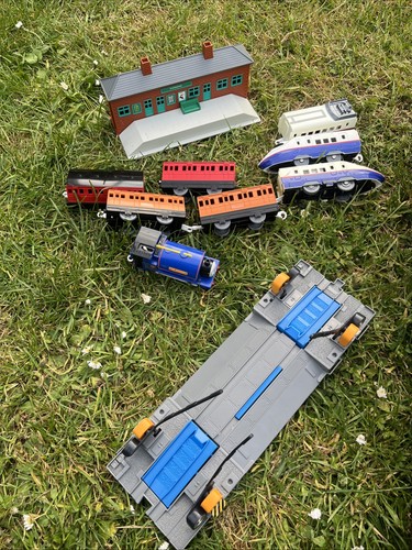 Tomy train set and track - train,