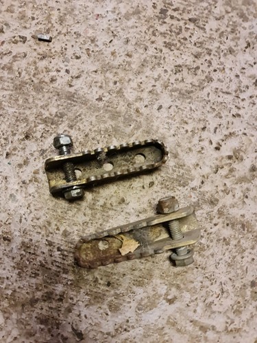 Malaguti grizzly footpegs - 10,