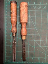 A Pair of Chisels 1 x Robert