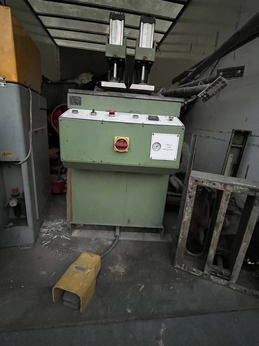 Used once single head welder - *used,