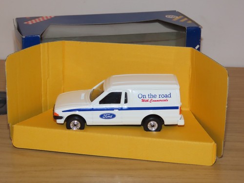 Bx224 corgi ford escort van - corgi,