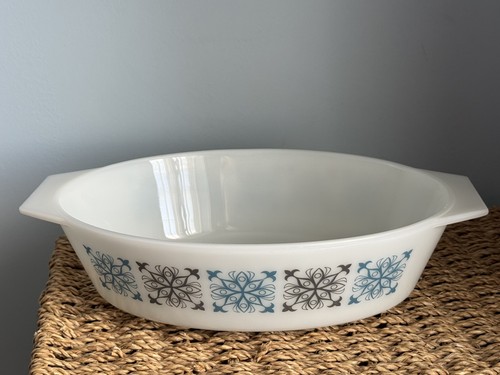 Vintage pyrex medium chelsea - medium,