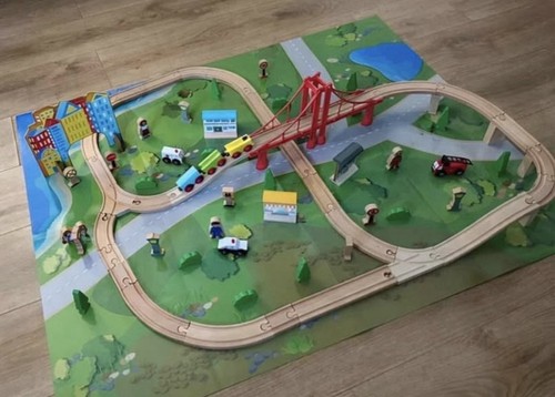 Squirrel play wooden train set - train,