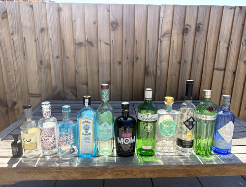 Mixed lot empty gin bottles - mixed,