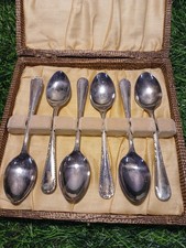 A Set Of Six EPNS Silver Plate Vintage Teaspoons In Original Box Good Condition.