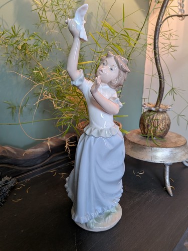 Vintage nao lladro figurine - nao,