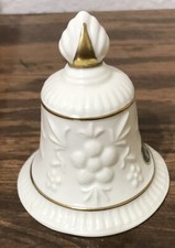 Aynsley Camelia English Bone China Festive Embossed Holly & Berry Bell