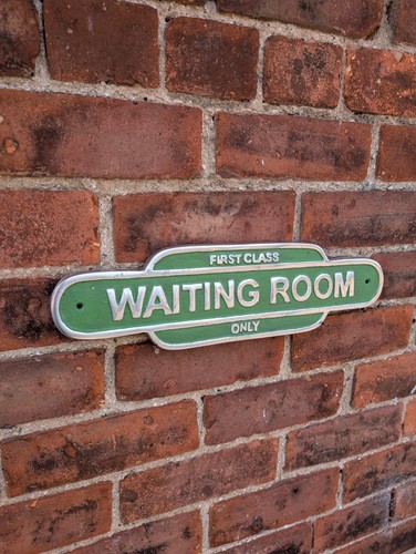 Clearance first class - first, waiting