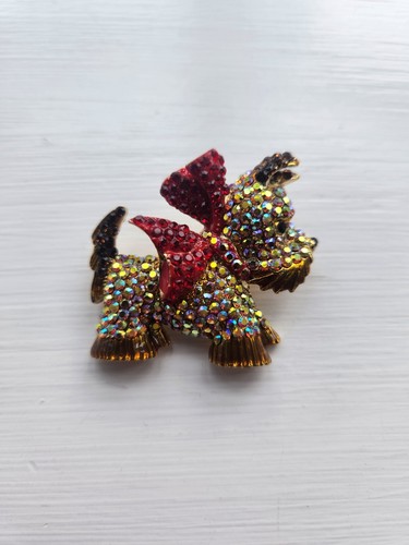 Vintage brooch butler and - brooch,