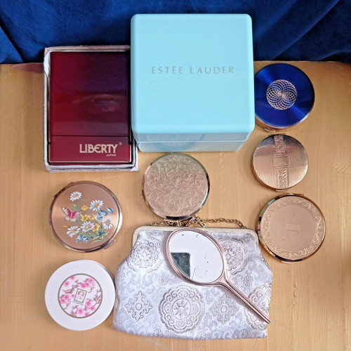 Job lot vintage powder - job,