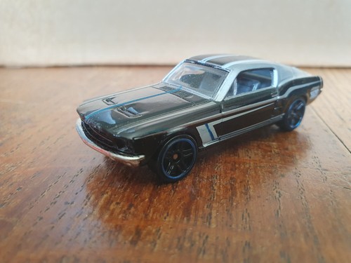 Mattel hot wheels ford mustang - mattel,