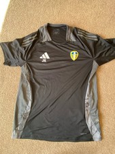 leeds united training top