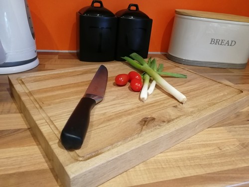 Solid oak chopping board free - chopping,