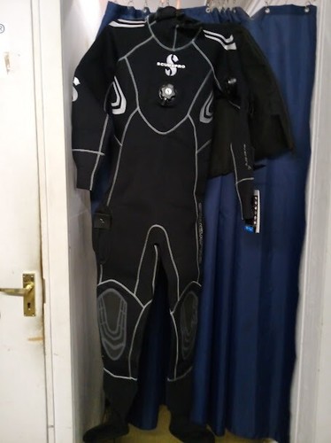 Brand new scubapro everdry - everdry, 4