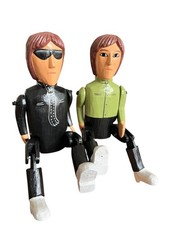 Oasis Shelf Sitter Liam Noel